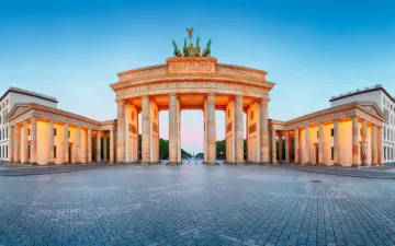 Germany's Private Sector Hits 11-Month High as Services Finally Rejoin Manufacturing in Recovery